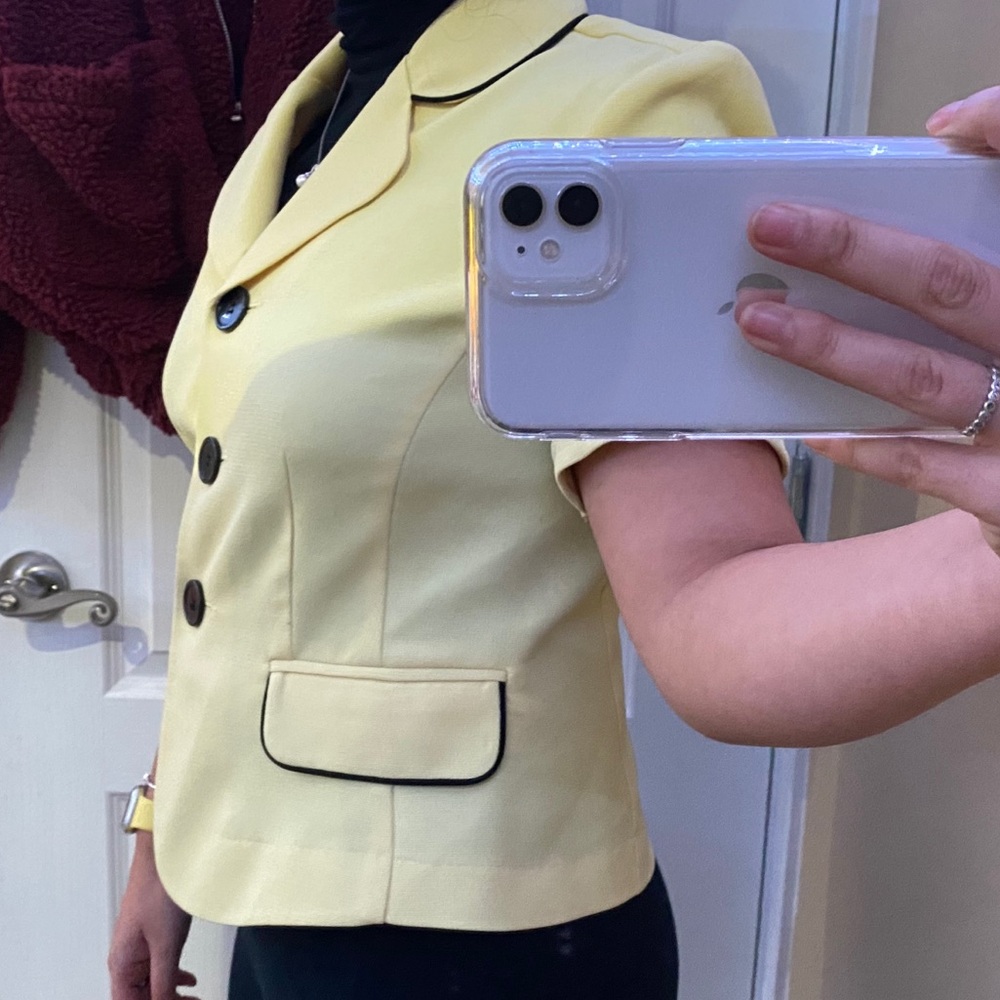 Light yellow blazer - Picture 4 of 7
